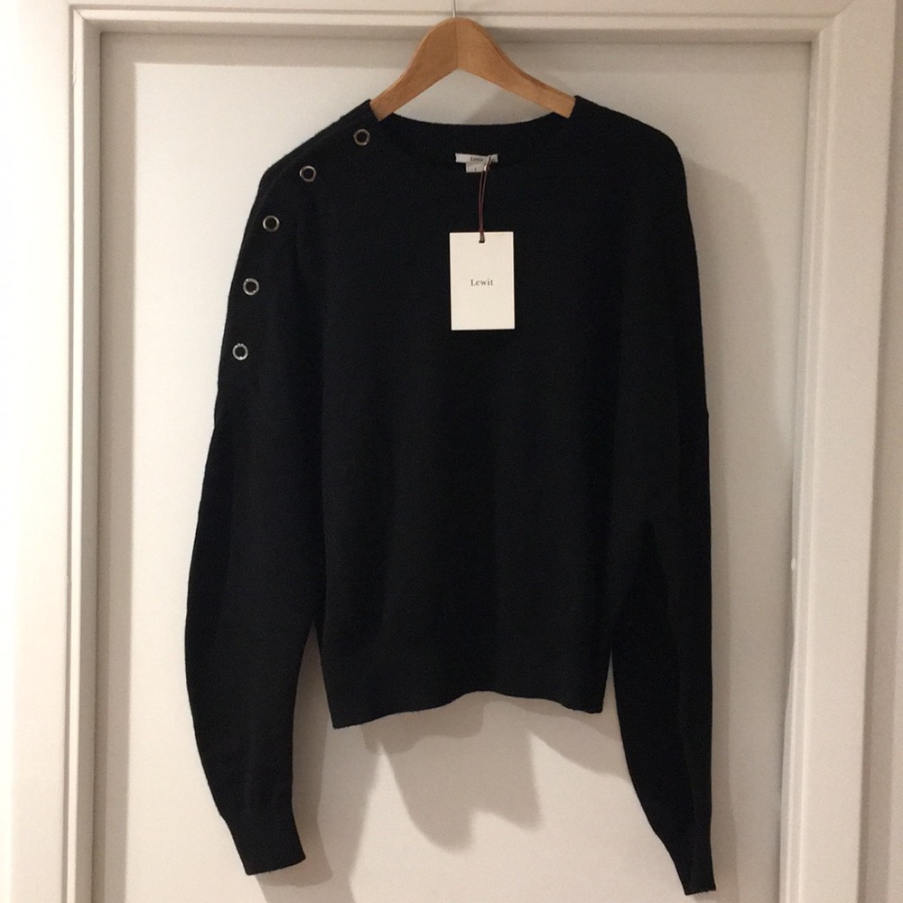 NWT Lewit black cashmere sweater